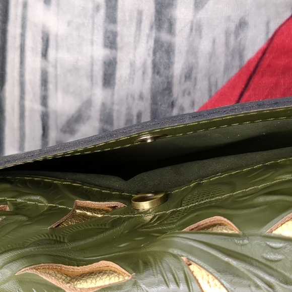 Patricia Nash Corfu Crossbody Cutout tooled - Picture 5 of 13